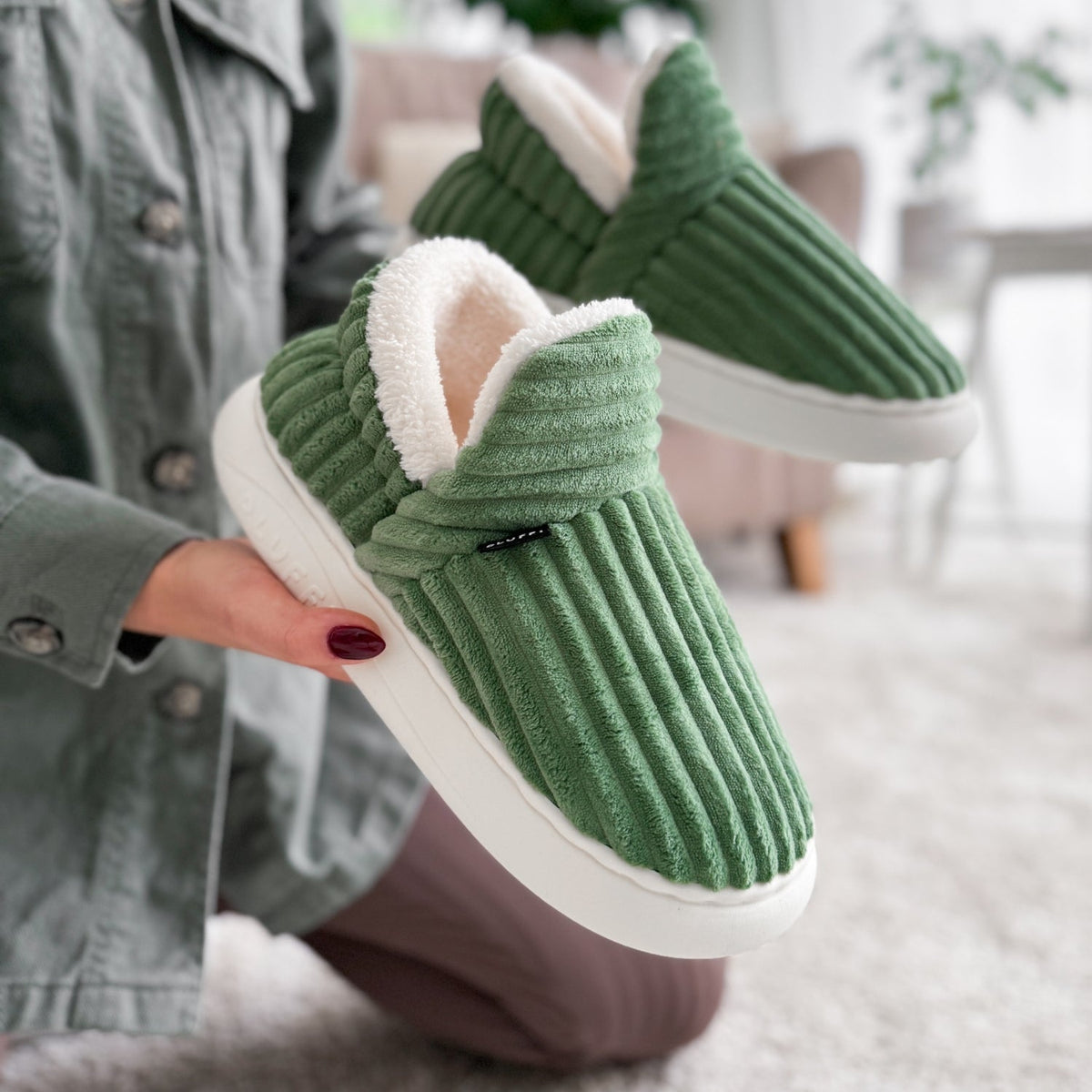 [COMPRE 1 LEVE 2] Pantufas - Real Pluffys™ + Manta de Veludo