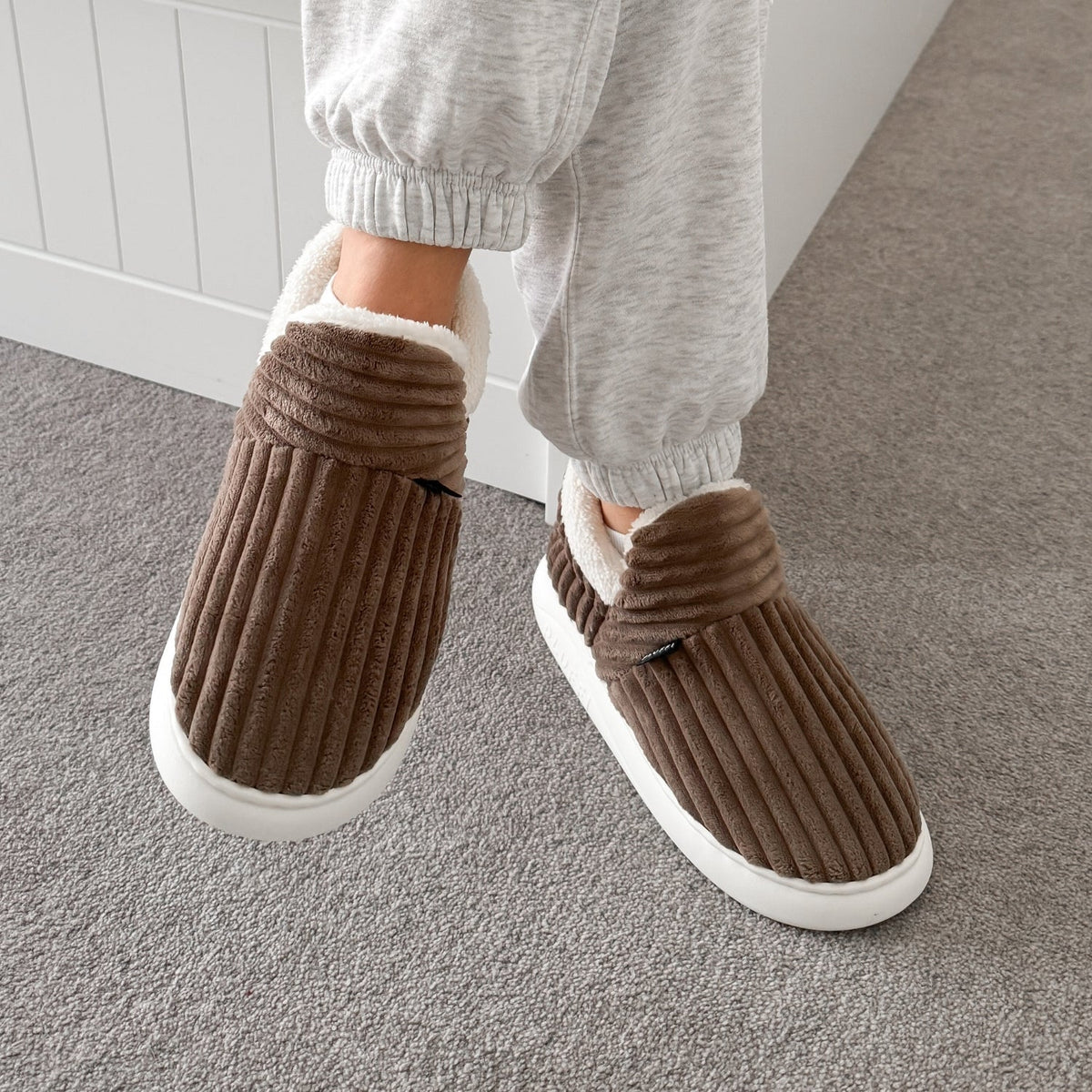 [COMPRE 1 LEVE 2] Pantufas - Real Pluffys™ + Manta de Veludo
