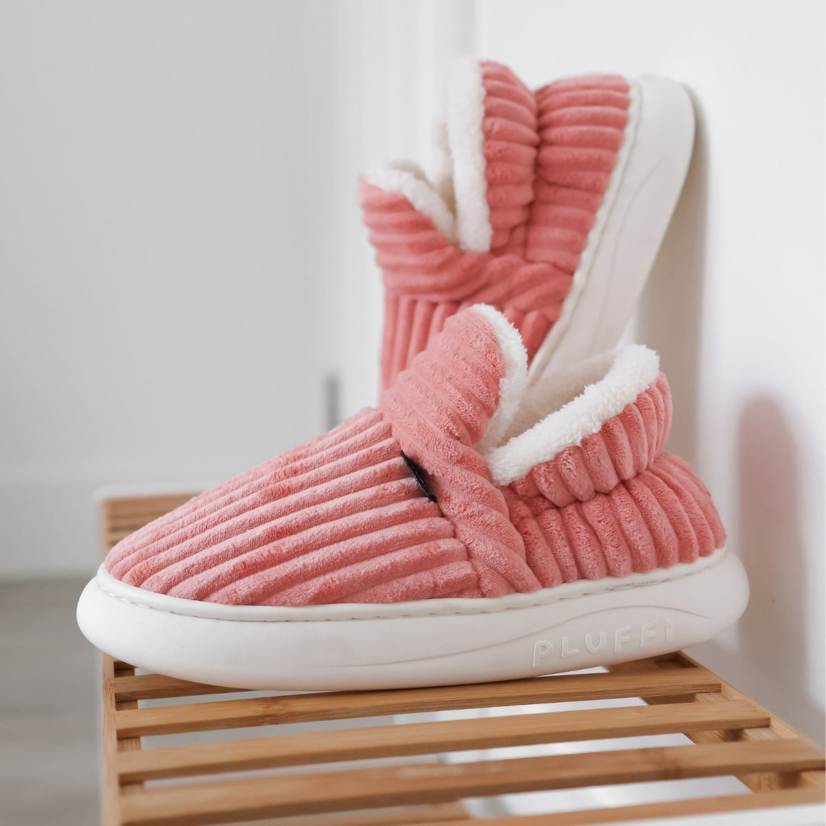 [COMPRE 1 LEVE 2] Pantufas - Real Pluffys™ + Manta de Veludo